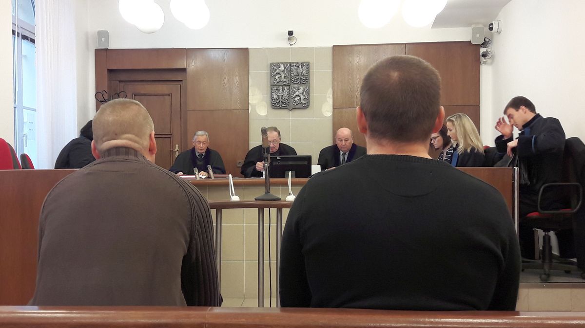 Soud po 7 letech potrestal strážníky z Mladé Boleslavi za bití bezdomovců